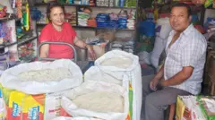 भारत के चावल निर्यात पर प्रतिबंध लगाने के बाद नेपाल में चावल के दाम बढ़ने लगे हैं.