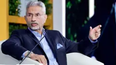 एस जयशंकर ने फ़ाइनेंशियल टाइम्स को दिए इंटरव्यू में होर्मुज़ से भारतीय जहाज़ों के गुज़रने पर बनी सहमति के बारे में बात की