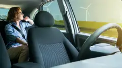 Nama konkolaataa ofiin deemu keessa jiru