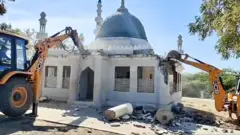 bet dwarka demolition, બેટ દ્વારકા ડિમોલિશન, મસ્જિદ, મુસ્લિમો, બીબીસી ગુજરાતી