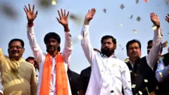 मनोज जरांगे पाटील आणि एकनाथ शिंदे