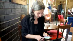 الصحفية السورية زينة شهلا شاركتنا تجربتها مع العمل الصحفي والاعتقال قبل أكثر من عشر سنوات