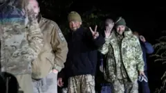 Mu ijoro ryacyeye abasirikare barenga 200 ba Ukraine baguranywe abagera kuri 55 b'Uburusiya n'umunyapolitiki umwe