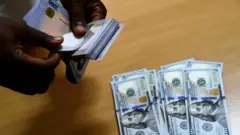 Aworan owo Naira ati Dọla