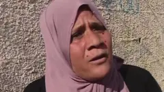 Mulher que fazia fila para obter gáscozinha no centroGaza acusou o mundoabandonar os palestinos