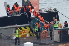 كيف يؤثر تغيير بريطانيا لسياستها في وضع اللاجئين ومستقبلهم؟
