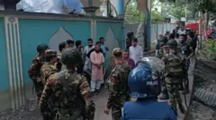 মানবাধিকারকর্মীদের হিসেবে, গত এক বছরে বাংলাদেশে কমপক্ষে ৩৯০টি মবের ঘটনা ঘটেছে