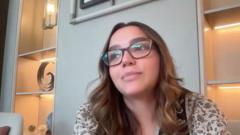 'Parece que vai cair uma bomba na sua cabeça': o relato de brasileira em Dubai durante os ataques do Irã