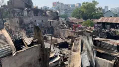 এই আগুনে ক্ষতিগ্রস্ত হয়েছে অসংখ্য পরিবার