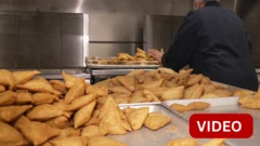 'சமோசா எங்கள் குடும்பத்தின் தலைவிதியை மாற்றி உள்ளது'- கனடாவில் சமோசா தொழில் செய்யும் இந்தியர்