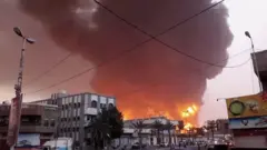 ጥቃቱ የደረሰበት ወደብ ሲነድ