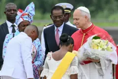 Popu adọọla ndị Afrịka aka na ntị megide ịkpa oke, dịka njem ya na-akụrụ ọnụ