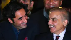 પીપીપીના ચેરમેન બિલાવલ ભુટ્ટો ઝરદારી અને ભૂતપૂર્વ વડા પ્રધાન તથા પીએમએલ-એનના અધ્યક્ષ શહબાઝ શરીફ