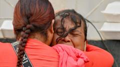 Las emotivas imágenes de las labores de rescate en la búsqueda de sobrevivientes tras los terremotos de Venezuela