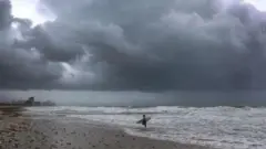 પ્રતીકાત્મક તસવીર 