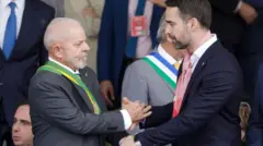 Lula cumprimenta Eduardo Leite em desfile militar do Dia da Independência em Brasília em 7 de setembro de 2024