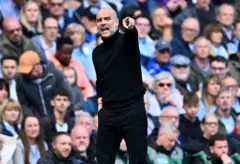 غوارديولا غاضب أثناء المباراة