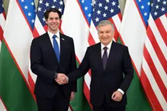 Ўзбекистон Президенти Шавкат Мирзиёев Вашингтонда ишбилармонлик тадбирлари доирасида АҚШ Экспорт-импорт банки раҳбари Жон Ёванович ва Халқаро молиявий тараққиёт корпоратсияси (ДФC) директори Бен Блек билан учрашди.