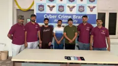 બીબીસી ગુજરાતી અમદાવાદ પોલીસ બોગસ સિમ કાર્ડ ક્રિકેટ સટ્ટો ક્રાઈમ મોબાઈલ ડિજિટલ ઍરેસ્ટ