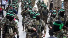 Hamas menggelar parade di Gaza pada 2021.