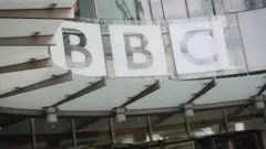 bbc binasının girişi
