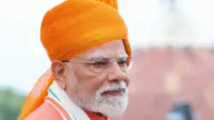 બીબીસી ગુજરાતી વડા પ્રધાન નરેન્દ્ર મોદી સ્વતંત્રતા દિવસ લાલ કિલ્લો તિરંગો 15 ઑગસ્ટ