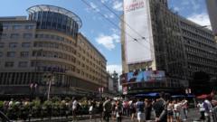 Bele čiope: Skinut bilbord 'Srbija pobeđuje' zbog ugroženih ptica u Beogradu