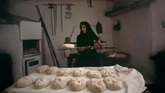 sardinyalı kadın