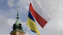 Проєкт депортації українських чоловіків, корупція на держдопомозі, нові ексгумації. Головне в Польщі за тиждень