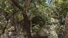 بلراج ساہنی کا بنگلہ وقت کے ساتھ کھنڈرات میں تبدیل ہوتا گیا