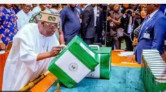 Aarẹ Bola Tinubu pẹlu aba naa nile igbimọ aṣofin