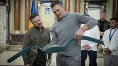 Зеленський і Усик, чемпіонський пояс 