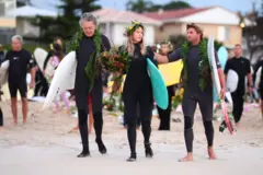 Ellidy Pullin durante homenagem a Alex na praia