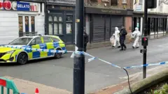 پلیس داربی در انگلستان گفت که مردی هندی، بعد از زیر گرفتن عدهای با خودرویش و مجروح کردن هفت نفر، بازداشت شده است