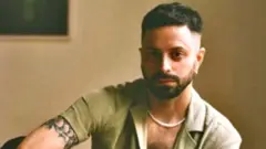 دنی دارلینگتون قرار نبود آن روز صبح در کیبوتص باشد