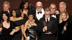 Con seis premios, incluido el de mejor película y mejor director, "Una batalla tras otra" ha sido la triunfadora de la noche.