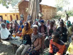 Jiraattonni aanaa Kiiramuu hidhattoota Faannoon guutummaan qe'ee isaanii irraa buqqa'aniiru