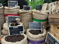 Café brasileiro em supermercado em NY