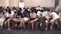 මහනුවර කුණ්ඩසාලේ ප්‍රදේශයේ හෝටලයකදී ඔන්ලයින් මූල්‍ය වංචා සම්බන්ධයෙන් පසුගිය දා සැකපිට අත්අඩංගුවට ගත් චීන ජාතිකයින් පිරිසක්