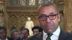 جیمز کلورلی با پرونده اتمی ایران که بیشتر از سه دهه است یکی از موضوعات مطرح در روابط  ایران و بریتانیا است، آشنایی کامل دارد