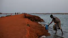 Onye na-echu mmiri na mpaghara idemmiri mebiri