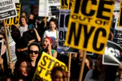 اعتراضات به ماموران مهاجرت در نیویورک