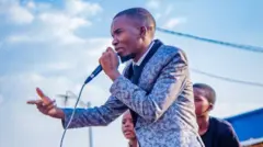 Pasitori Therence Cintije wo mw'ishengero rya Jerusalem yo mu Burundi [Jerusalem du Burundi], avuga ko yatanguye gukunda umuziki kuva akiri umwana.