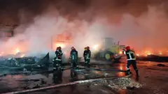 বিদেশ থেকে আমদানি করা পণ্য রাখা হতো কার্গো ভিলেজের এই অংশে