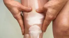 Tunapozeeka, tishu zetu za mfupa huharibika na kupoteza ubora.