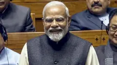 नरेंद्र मोदी 