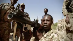صورة لمسلحين سودانيين
