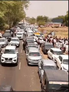 பெரும் வாகன அணிவகுப்புடன் சென்ற பாஜகவினர்