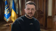 Perezida   Volodymyr Zelensky abandanya asaba imfashanyo ya gisirikare y'Uburengero, akavuga ko igitero cari citezwe camaze gutangura 