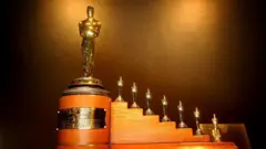 অস্কারের ট্রফি।
